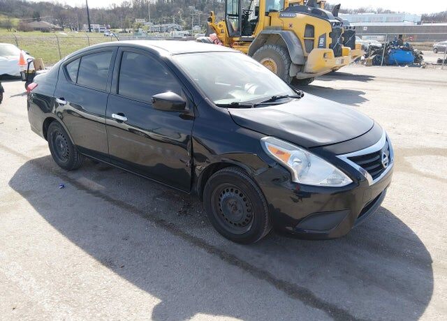 2016 NISSAN Versa