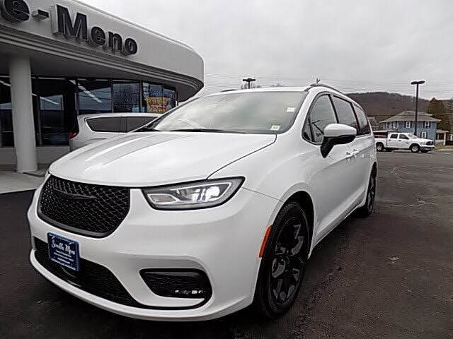 2023 CHRYSLER Pacifica