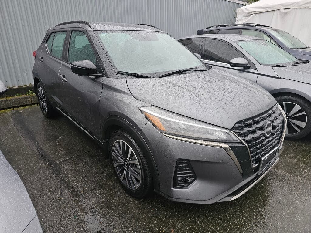 2022 NISSAN Kicks