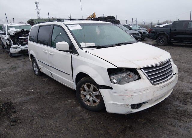 2010 CHRYSLER Town and Country