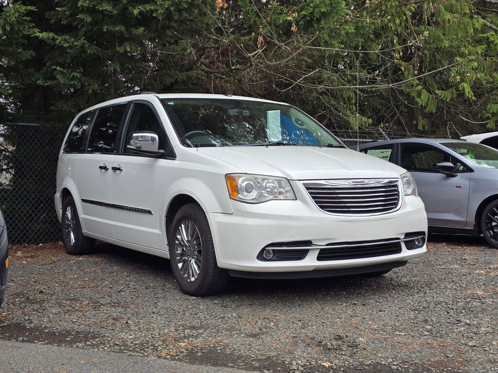 2011 CHRYSLER Town and Country