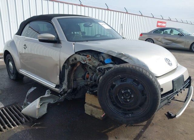 2013 VOLKSWAGEN Beetle