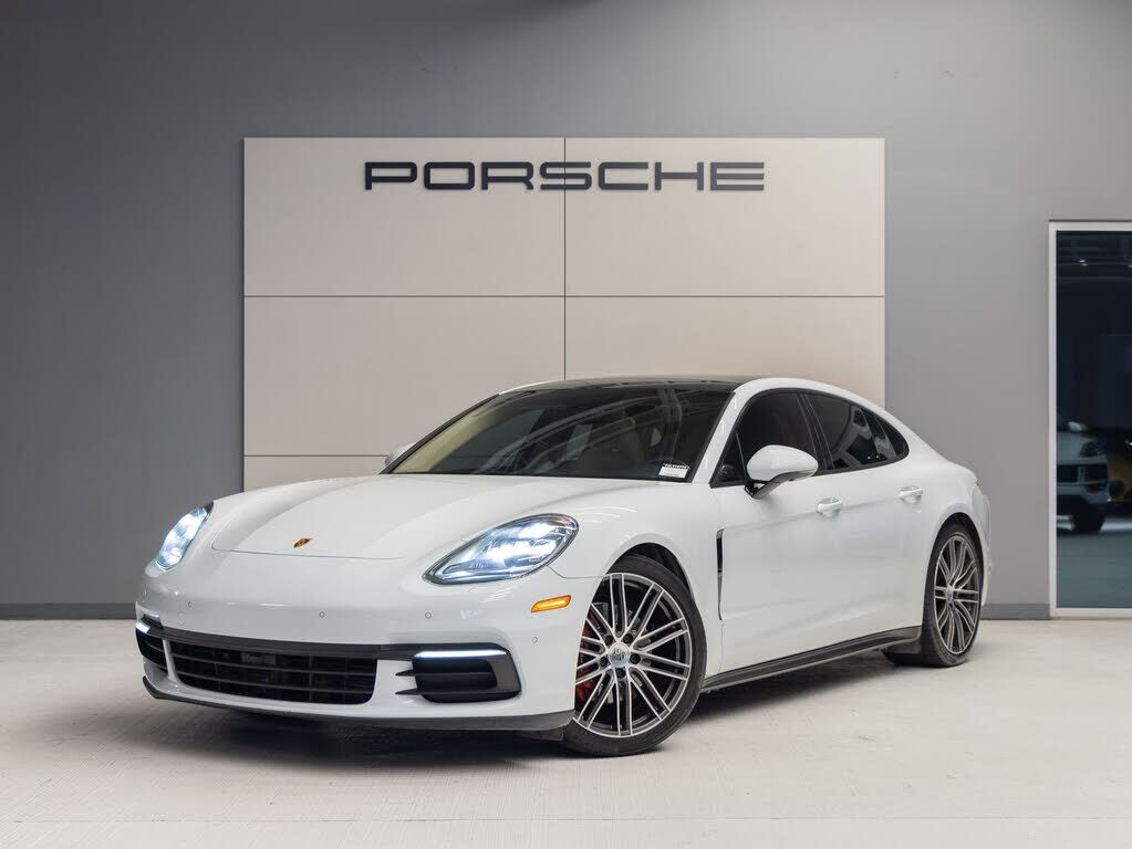 2018 PORSCHE Panamera