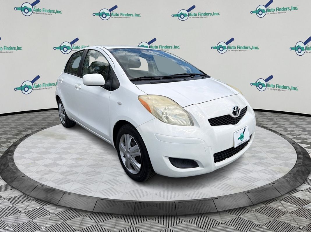 2011 TOYOTA Yaris
