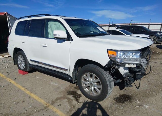 2018 TOYOTA Land Cruiser