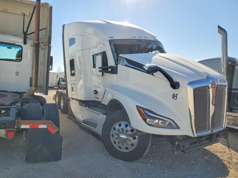 2025 KENWORTH T680