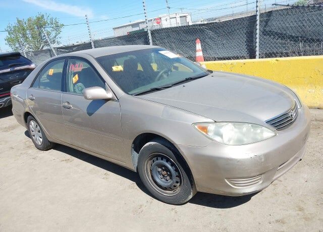 2005 TOYOTA Camry