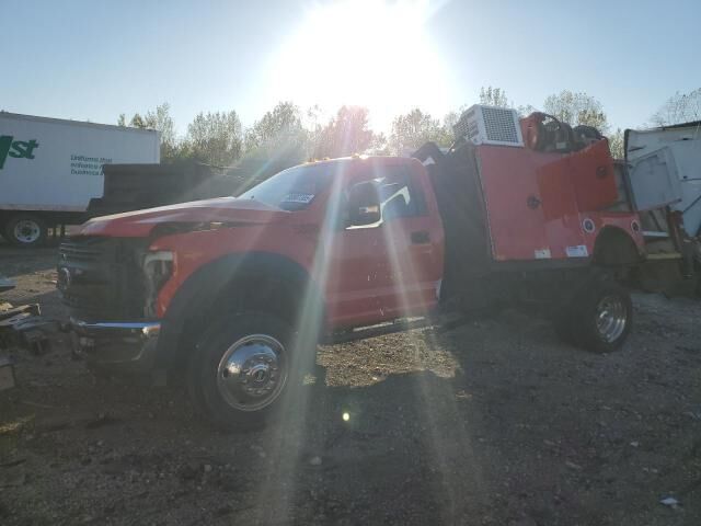 2017 FORD F-550