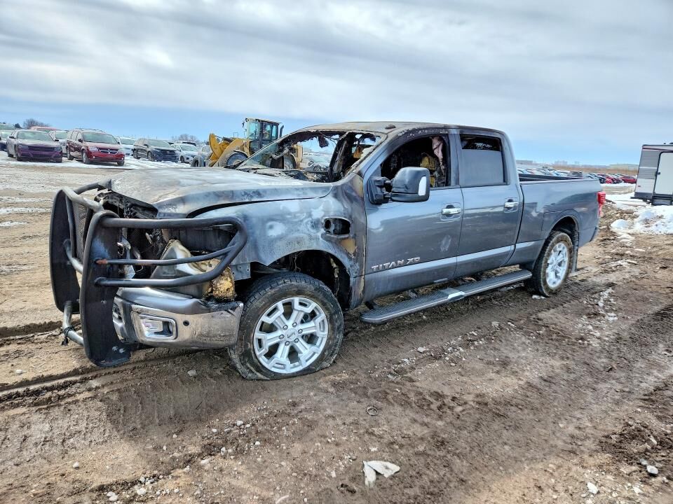 2017 NISSAN Titan