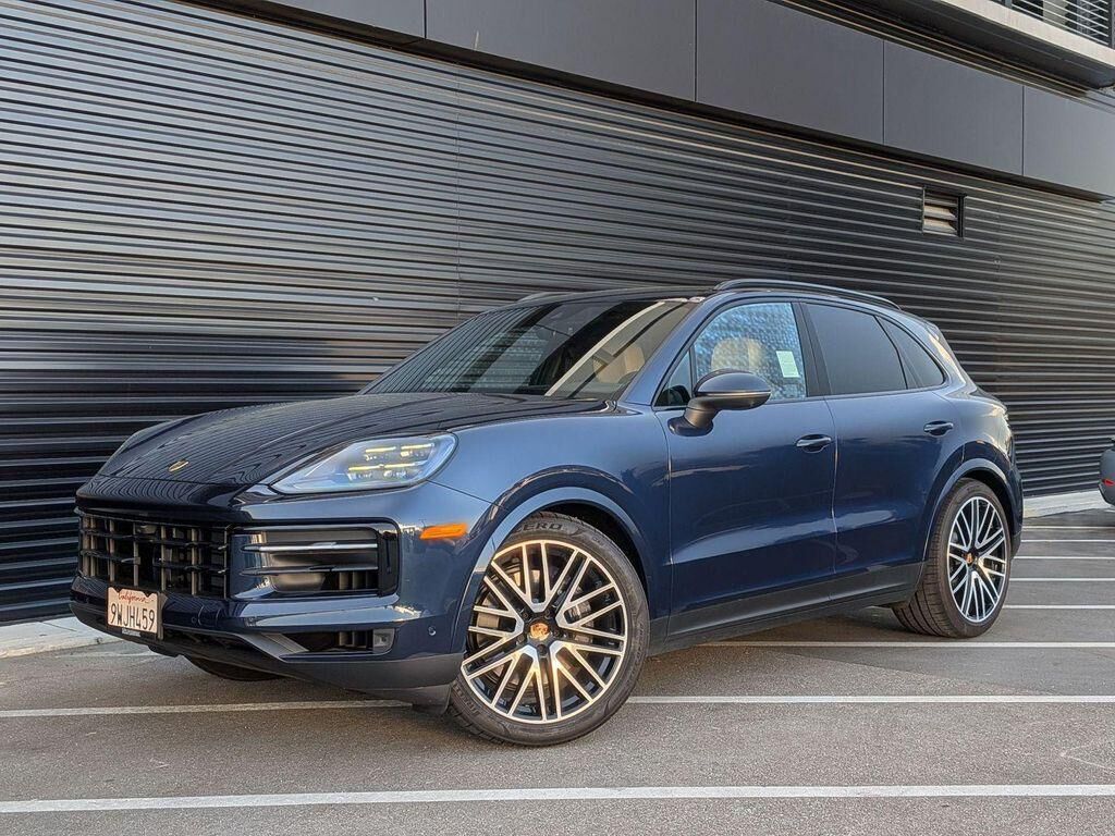 2026 PORSCHE Cayenne