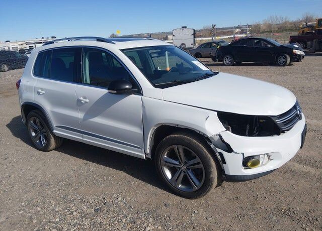 2017 VOLKSWAGEN Tiguan