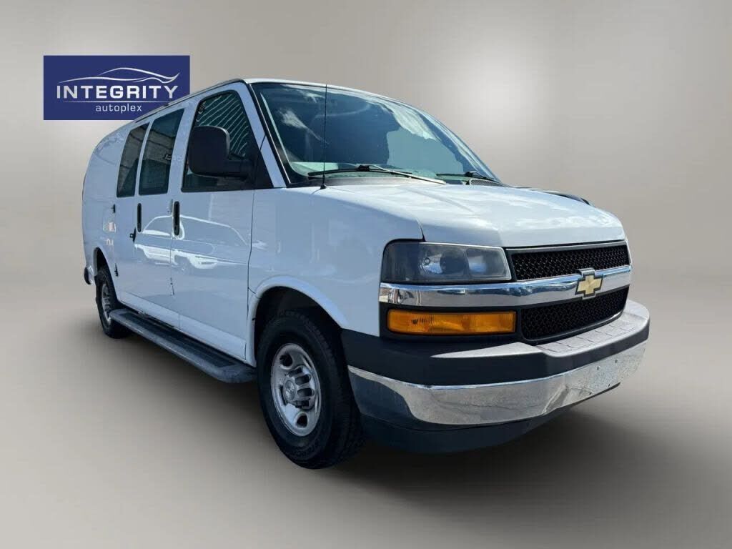 2020 CHEVROLET Express
