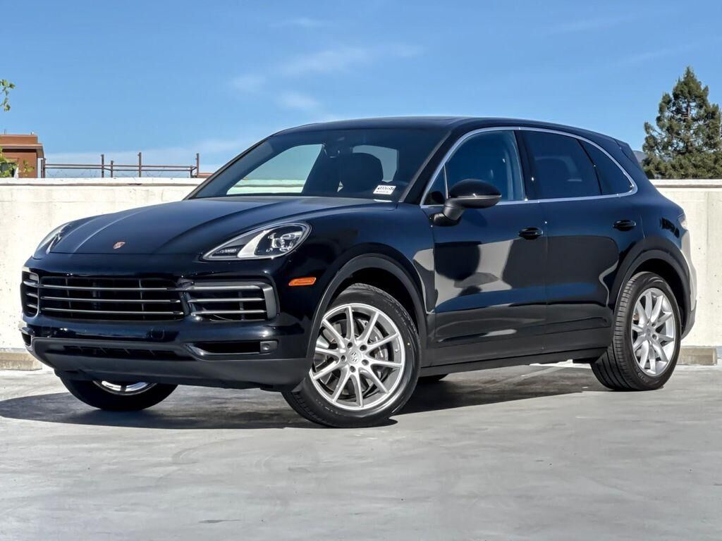 2023 PORSCHE Cayenne