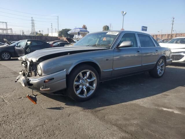 2002 JAGUAR XJR