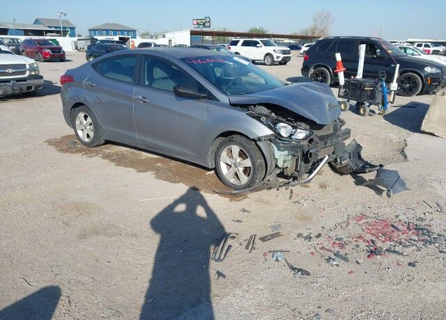 2012 HYUNDAI Elantra