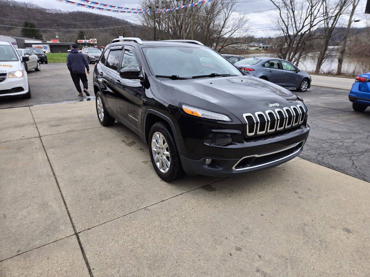2017 JEEP Cherokee