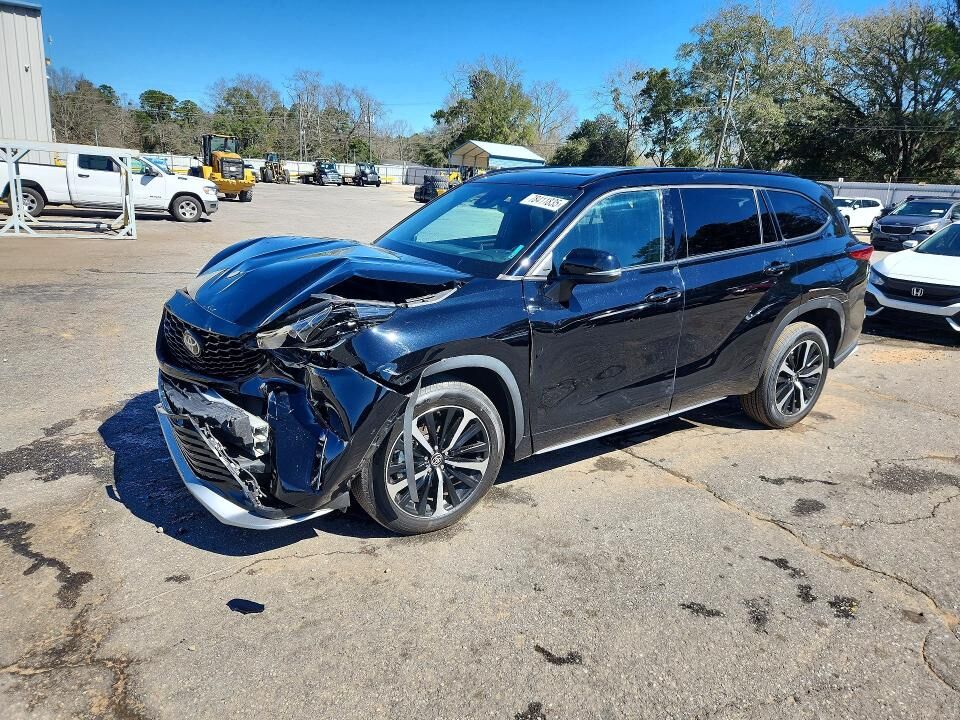 2022 TOYOTA Highlander