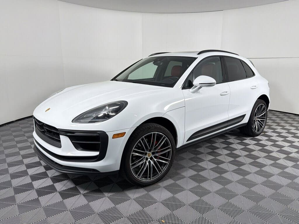 2023 PORSCHE Macan