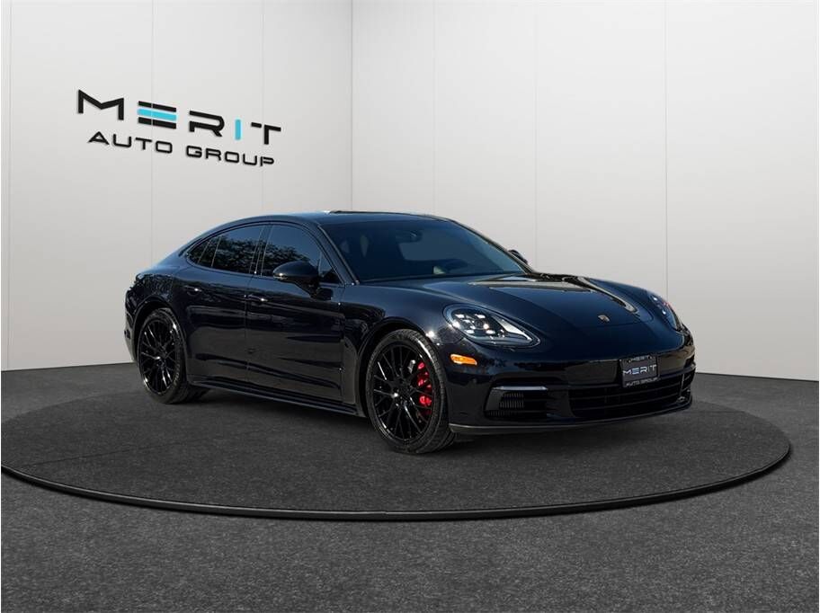 2018 PORSCHE Panamera