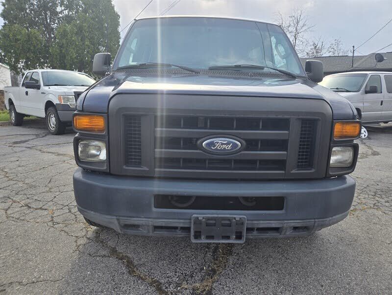 2011 FORD E-350