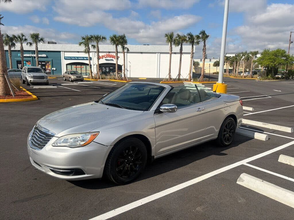2012 CHRYSLER 200