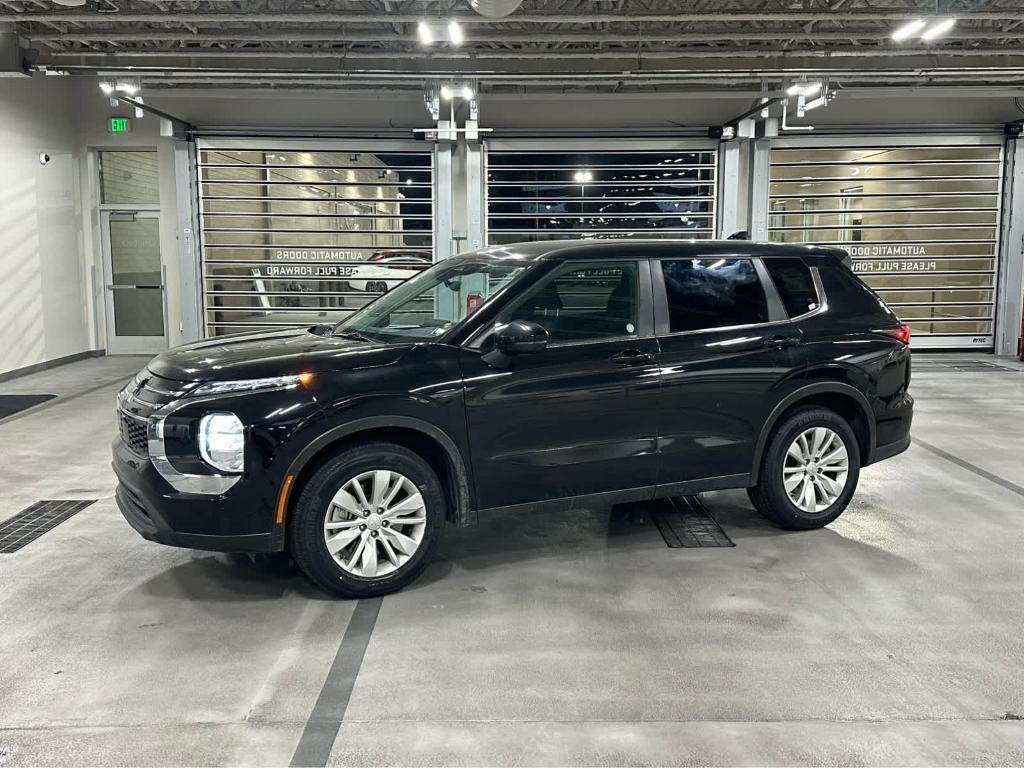 2025 MITSUBISHI Outlander
