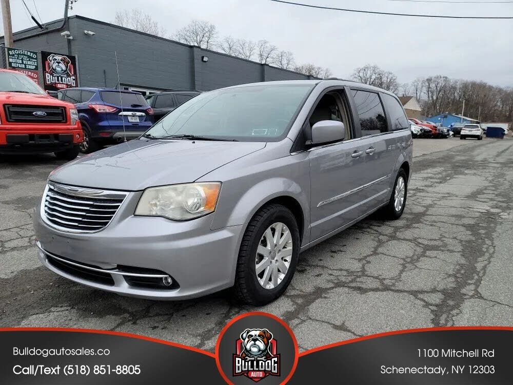 2013 CHRYSLER Town and Country