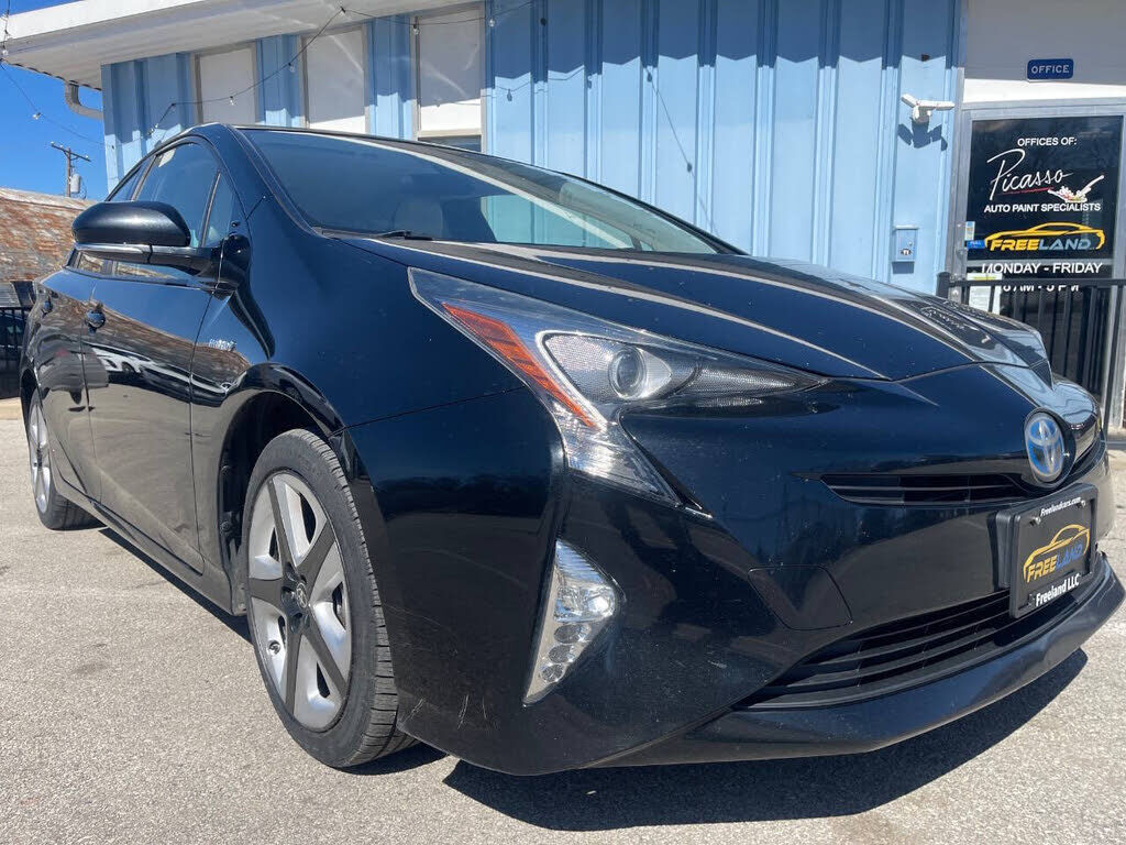 2016 TOYOTA PRIUS