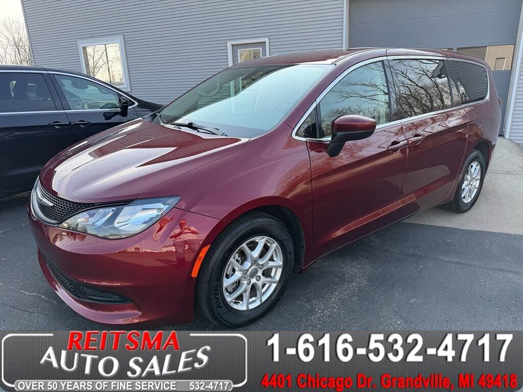 2022 CHRYSLER Voyager