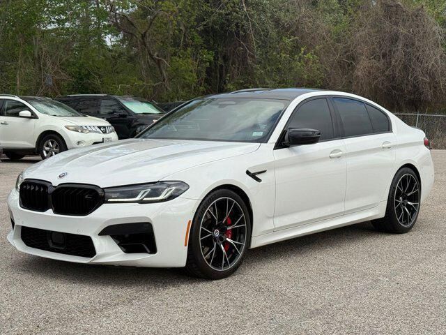 2022 BMW M5