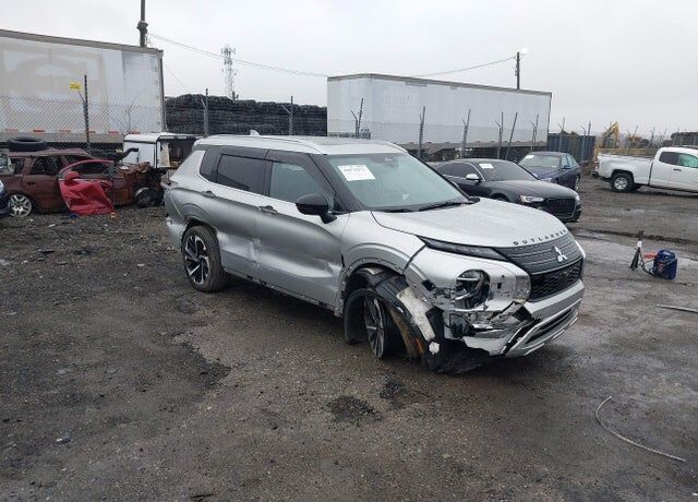 2022 MITSUBISHI Outlander