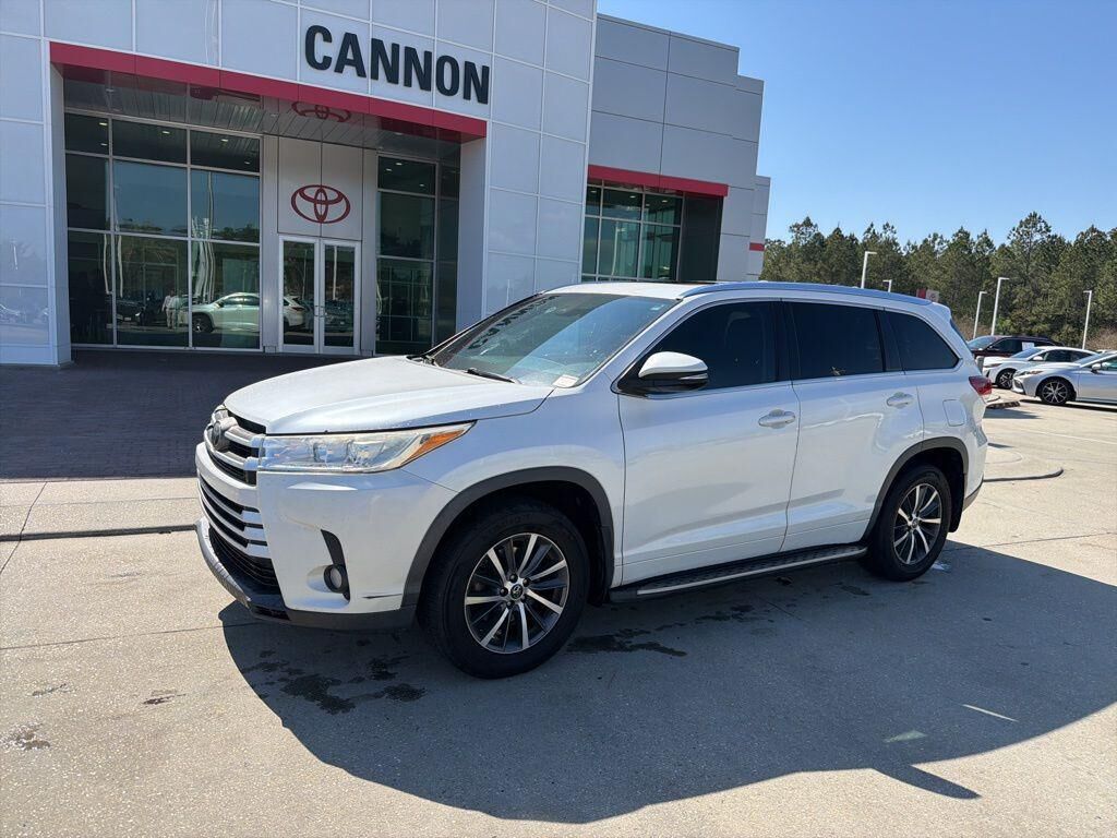 2017 TOYOTA Highlander