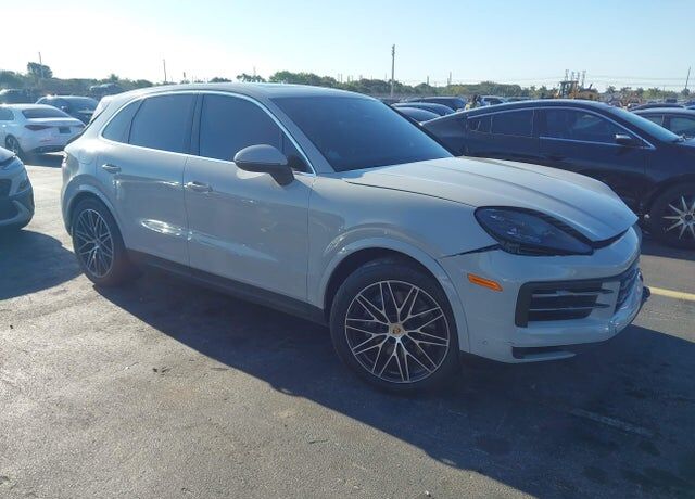 2024 PORSCHE Cayenne