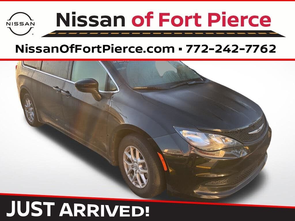 2022 CHRYSLER Voyager