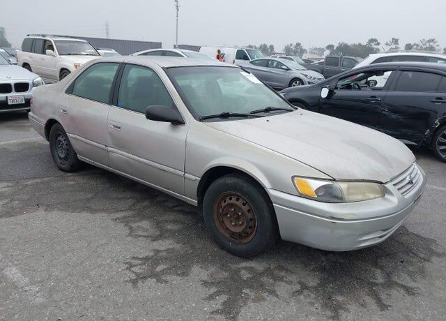 1999 TOYOTA Camry