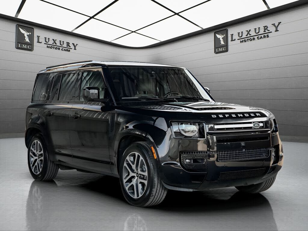 2022 LAND ROVER Defender