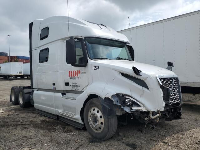2023 VOLVO TRUCK VNL