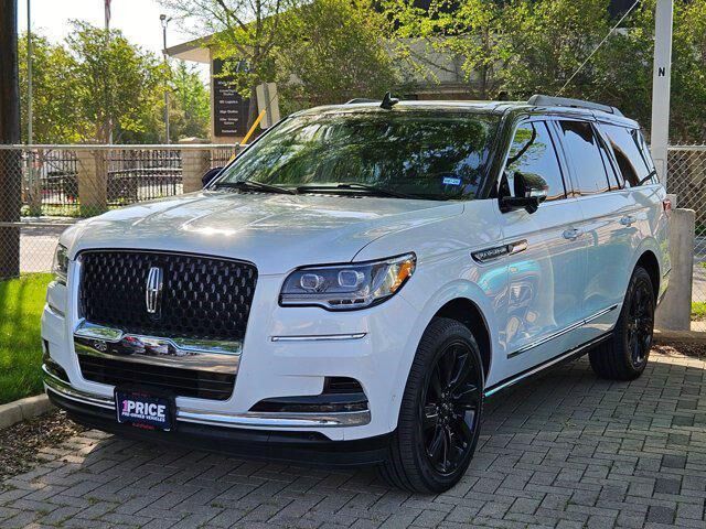 2022 LINCOLN Navigator