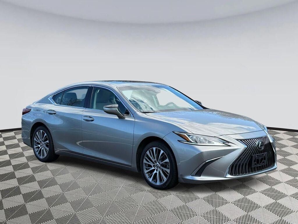 2019 LEXUS ES