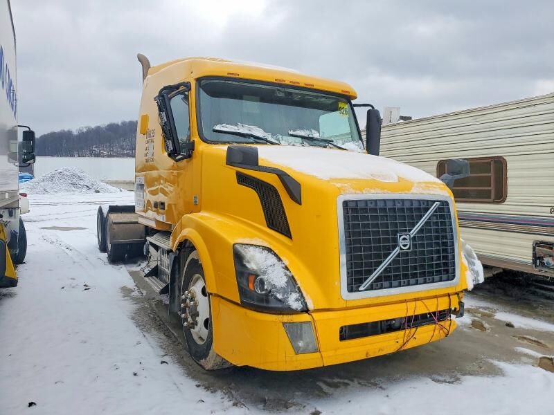 2017 VOLVO TRUCK VNL