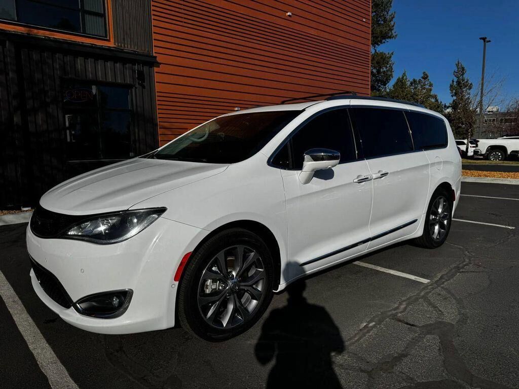 2017 CHRYSLER Pacifica