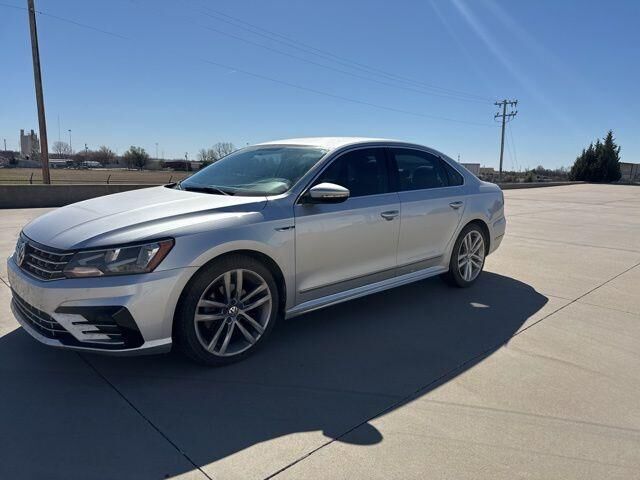 2017 VOLKSWAGEN Passat