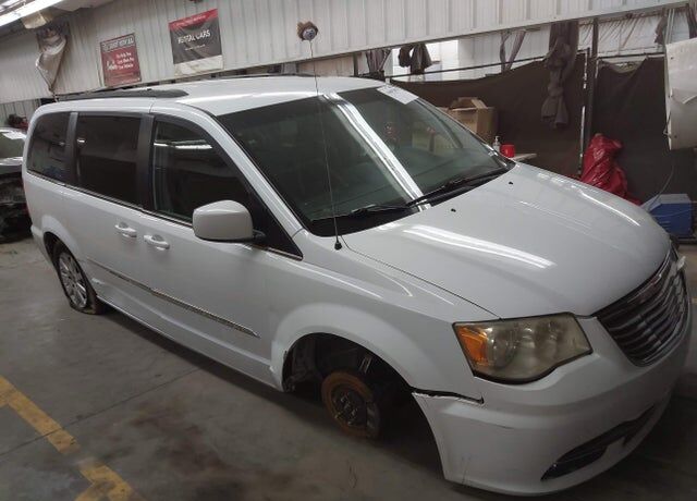 2014 CHRYSLER Town and Country