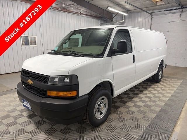 2026 CHEVROLET Express