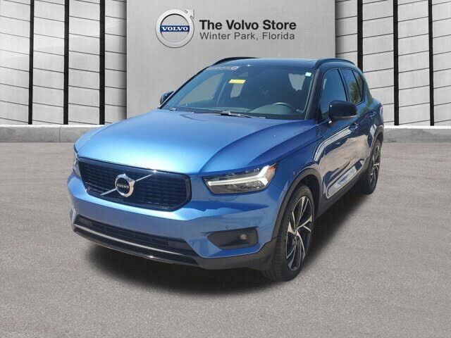 2020 VOLVO XC40