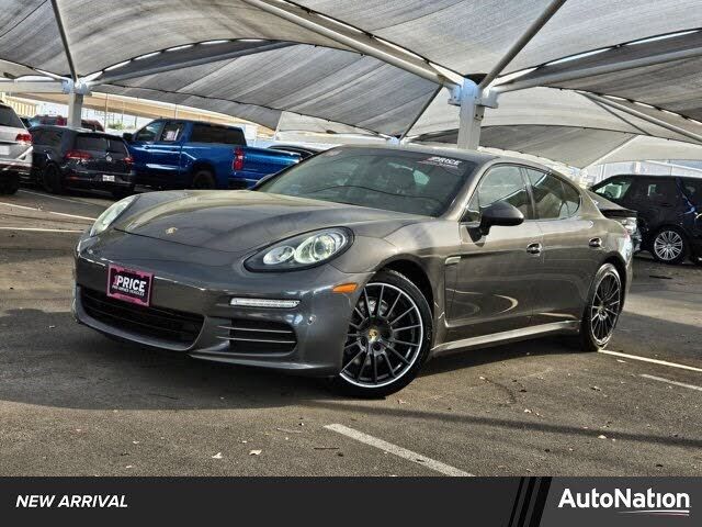 2016 PORSCHE Panamera