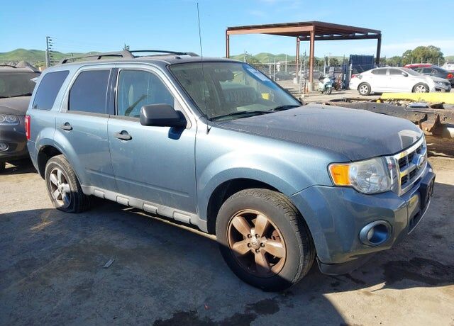 2011 FORD Escape