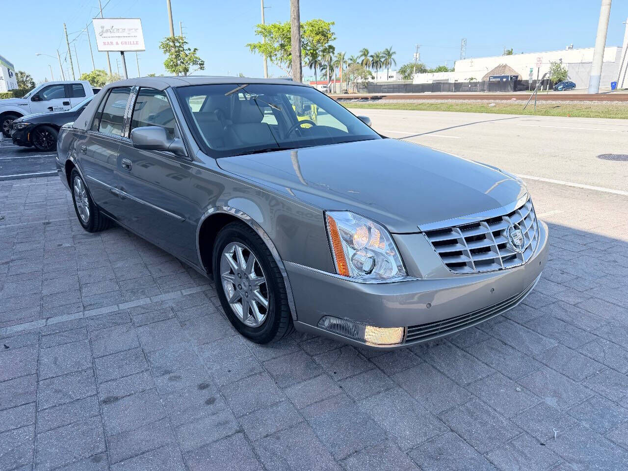 2010 CADILLAC DTS