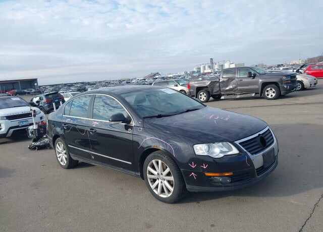 2010 VOLKSWAGEN Passat