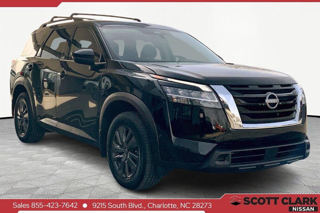 2022 NISSAN Pathfinder